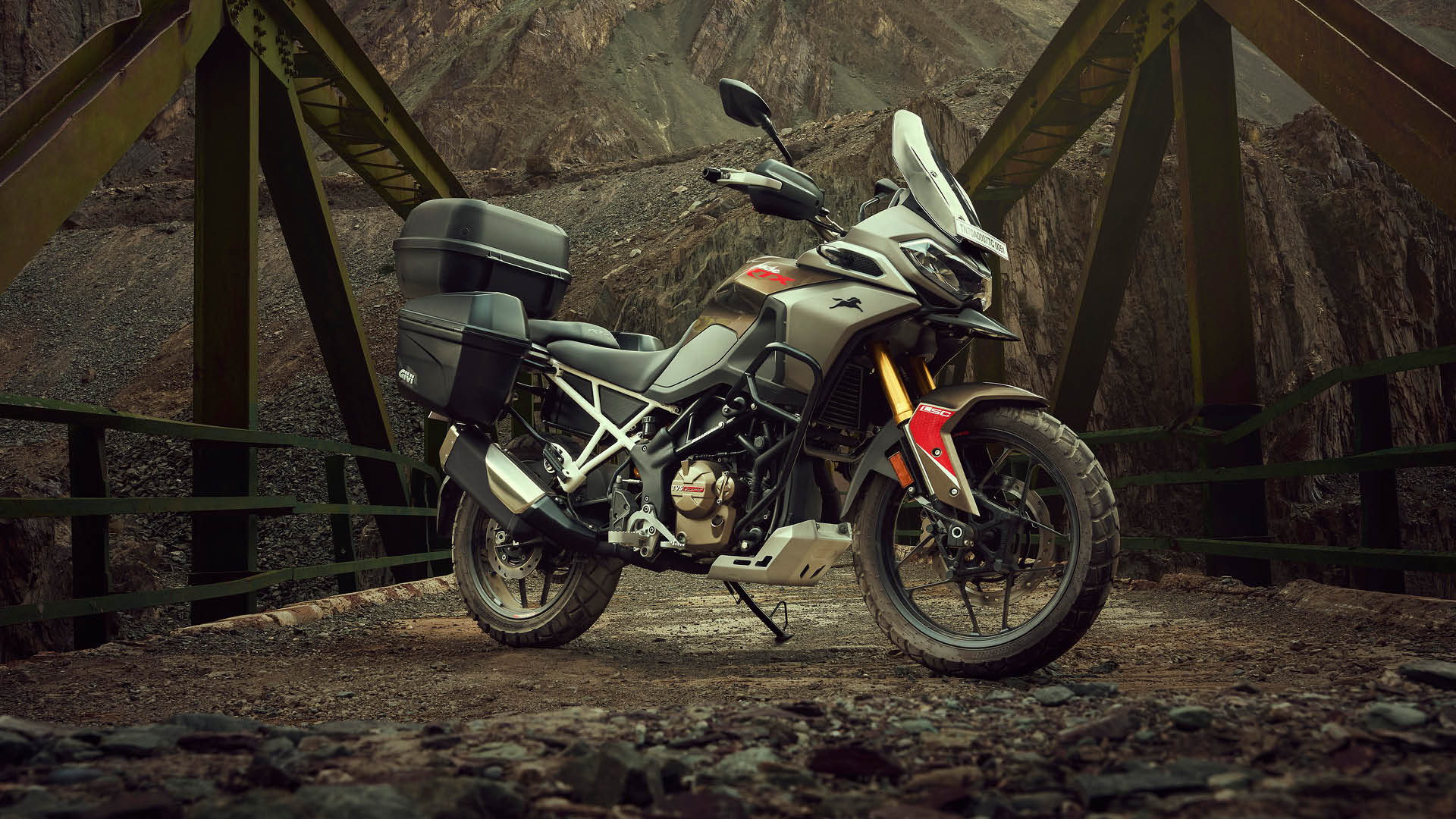 TVS Apache RTX